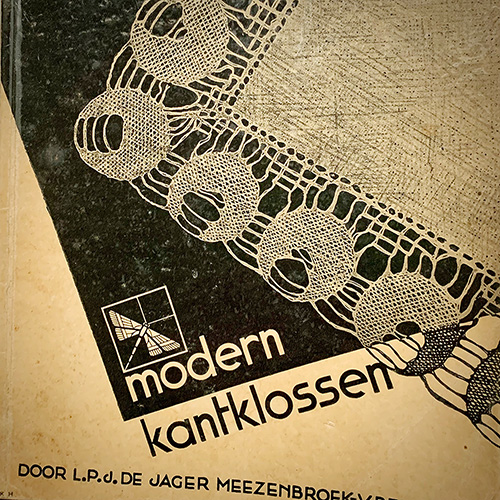 Omslag boekje Modern Kantklossen